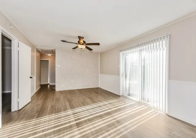 Photo 4 of Sale Pending at 5604 Odessa Ave, Fort Worth, TX 76133 | MLS# 21261369 | Listing updated on 2026-09-08