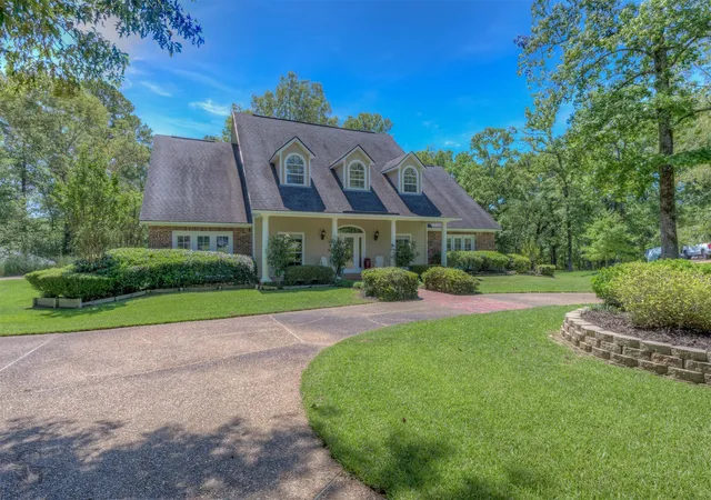 Photo 3 of Single family home for sale at 10685 Saint Charles Pl, Keithville, LA 71047 | MLS# 21259003 | Listing updated on 2026-09-14