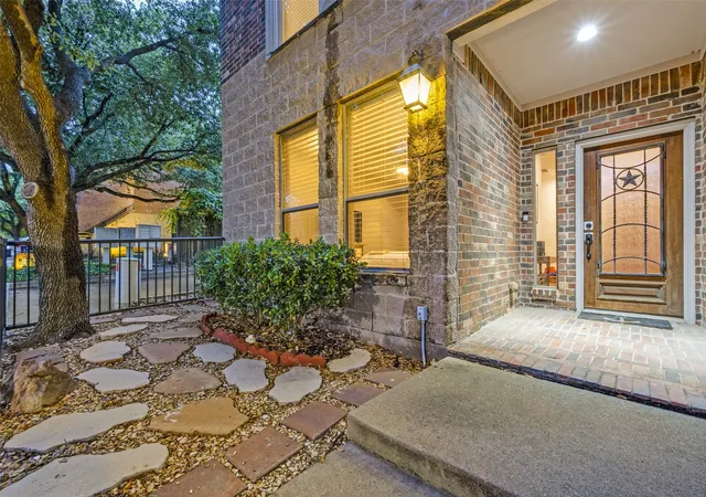Photo 3 of Townhouse for sale at 1442 Pecos St, Dallas, TX 75204 | MLS# 21252851 | Listing updated on 2026-10-06