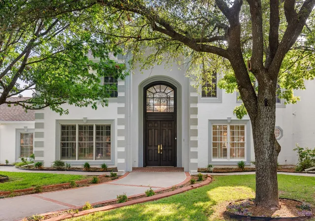 Photo 4 of Single family home for sale at 14010 Horseshoe Cir, Woodway, TX 76712 | MLS# 21259211 | Listing updated on 2026-09-05