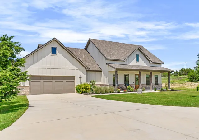 Photo 3 of Single family home for sale at 2020 Redemption Dr, Weatherford, TX 76088 | MLS# 21261797 | Listing updated on 2026-09-12