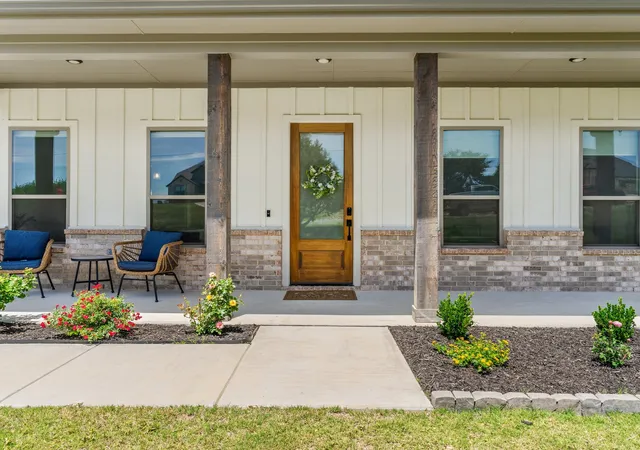 Photo 4 of Single family home for sale at 2020 Redemption Dr, Weatherford, TX 76088 | MLS# 21261797 | Listing updated on 2026-09-12