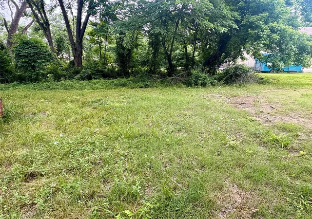 Photo 3 of Land for sale at 704 E 8th St, Bonham, TX 75418 | MLS# 21261991 | Listing updated on 2026-10-22