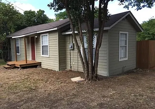 Single family home for sale at 309 S Main St, Cedar Hill, TX 75104 | MLS# 21262206