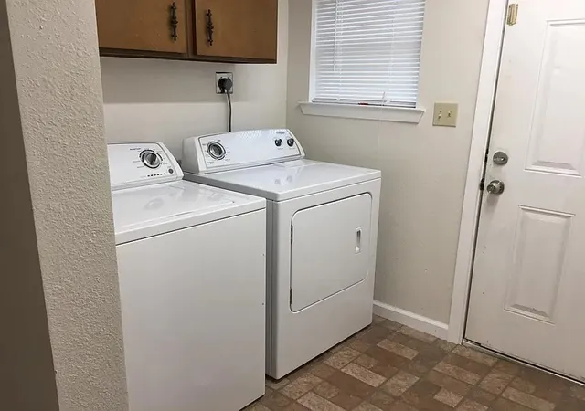 Photo 2 of Single family home for sale at 309 S Main St, Cedar Hill, TX 75104 | MLS# 21262206 | Listing updated on 2026-09-09