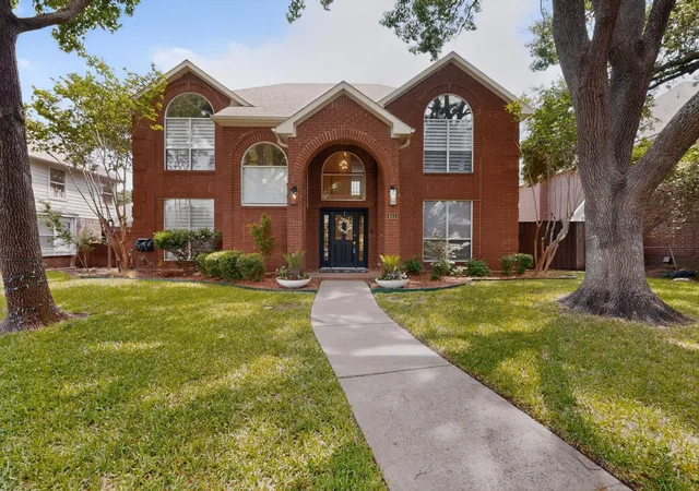 Photo 1 of Single family home for sale at 640 Forest Bend Dr, Plano, TX 75025 | MLS# 21262443 | Listing updated on 2026-10-22