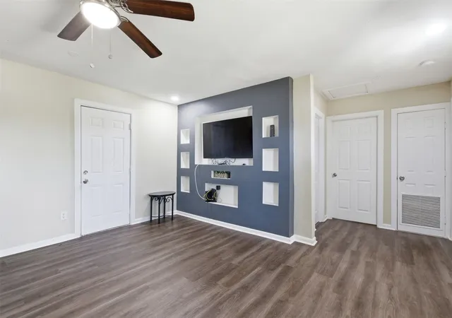Photo 3 of Single family home for sale at 6824 Lakeside Dr, Lake Worth, TX 76135 | MLS# 21261499 | Listing updated on 2026-09-12