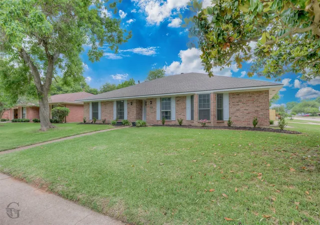 Photo 3 of Single family home for sale at 600 Rock Hollow Dr, Shreveport, LA 71115 | MLS# 21262007 | Listing updated on 2026-09-13