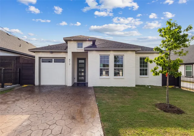 Photo 1 of Single family home for sale at 617 N Dwight Ave, Dallas, TX 75211 | MLS# 21261228 | Listing updated on 2026-09-14