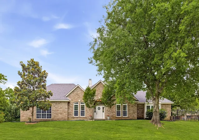 Photo 2 of Sale Pending at 1092 Holly Ln, Lewisville, TX 75067 | MLS# 21259373 | Listing updated on 2026-07-30