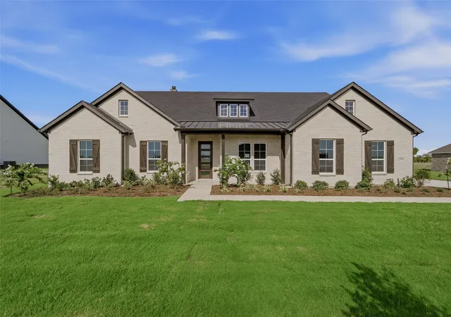 Photo 2 of Single family home for sale at 2305 Quartz St, Krum, TX 76249 | MLS# 21261877 | Listing updated on 2026-09-10