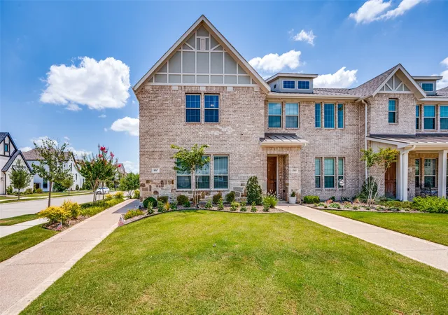Photo 1 of Townhouse for sale at 4567 Cypress Thorn Dr, Arlington, TX 76005 | MLS# 21262905 | Listing updated on 2026-10-04