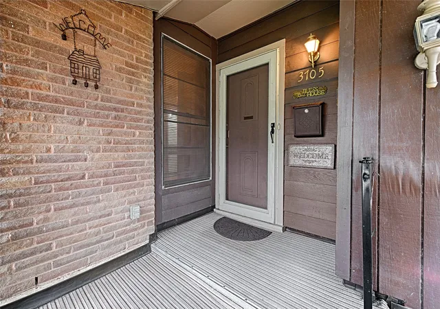 Photo 2 of Sale Pending at 3705 Cranston Ct E, Irving, TX 75062 | MLS# 21261637 | Listing updated on 2026-09-14