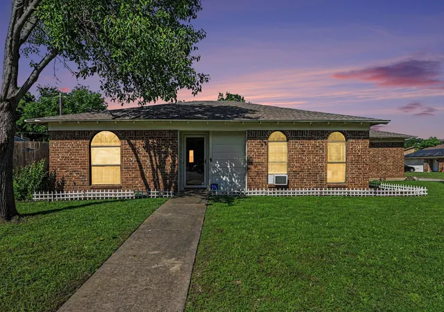 Photo 1 of Single family home for sale at 8553 James Ct, Fort Worth, TX 76108 | MLS# 21259810 | Listing updated on 2026-09-09