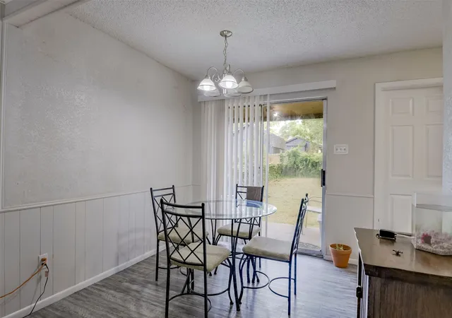 Photo 3 of House for sale at 625 Nw Renfro St, Burleson, TX 76028 | MLS# 21262398 | Listing updated on 2026-07-30