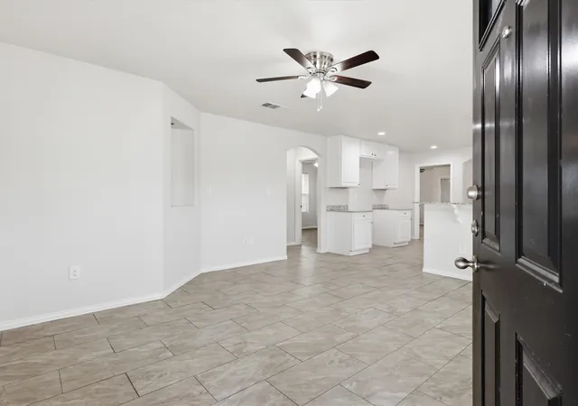 Photo 4 of Sale Pending at 1400 Stewart St, Fort Worth, TX 76104 | MLS# 21255434 | Listing updated on 2026-09-24