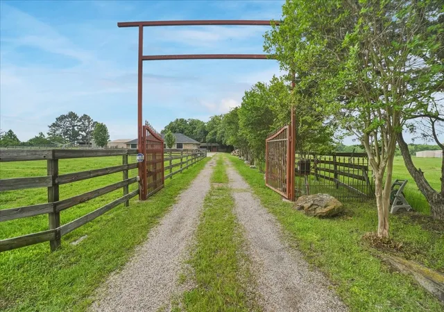 Photo 3 of Single family home for sale at 27020 Fm 902, Collinsville, TX 76233 | MLS# 21262853 | Listing updated on 2026-09-08