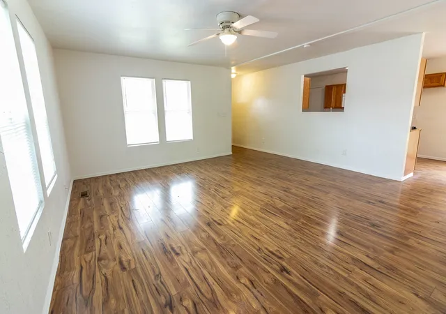 Photo 2 of Manufactured home for sale at 133 Tres Lagos Blvd, Gun Barrel City, TX 75156 | MLS# 21245368 | Listing updated on 2026-09-08