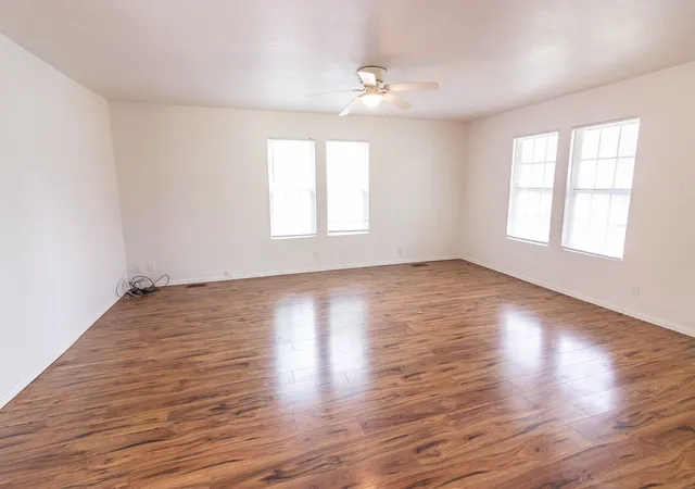 Photo 3 of Manufactured home for sale at 133 Tres Lagos Blvd, Gun Barrel City, TX 75156 | MLS# 21245368 | Listing updated on 2026-09-08