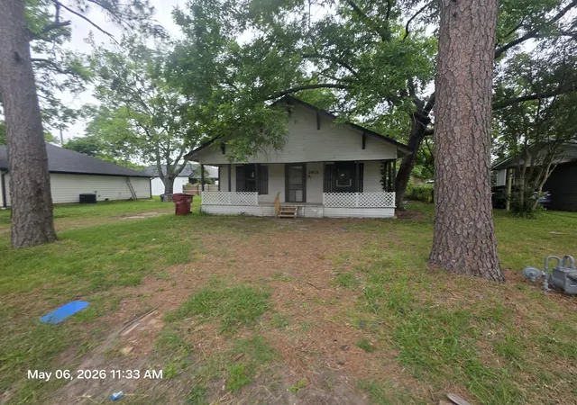 Photo 2 of Single family home for sale at 1903 N Main St, Bonham, TX 75418 | MLS# 21263023 | Listing updated on 2026-09-15