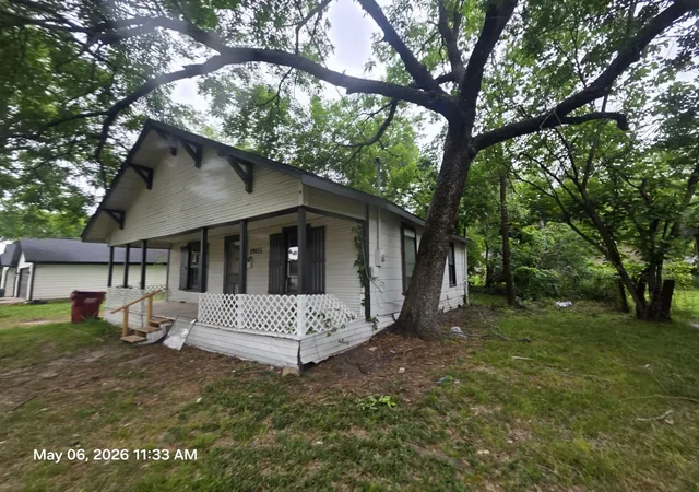 Photo 3 of Single family home for sale at 1903 N Main St, Bonham, TX 75418 | MLS# 21263023 | Listing updated on 2026-09-15