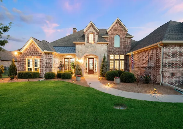 Photo 2 of Single family home for sale at 2000 Fair Oaks Ln, Prosper, TX 75078 | MLS# 21255635 | Listing updated on 2026-09-12