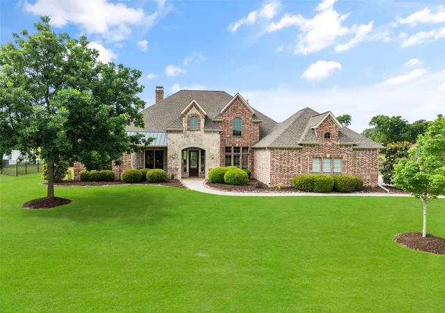 Photo 4 of Single family home for sale at 2000 Fair Oaks Ln, Prosper, TX 75078 | MLS# 21255635 | Listing updated on 2026-10-04