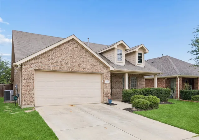 Photo 3 of Single family home for sale at 9712 Starfire Dr, Mc Kinney, TX 75072 | MLS# 21263965 | Listing updated on 2026-09-11
