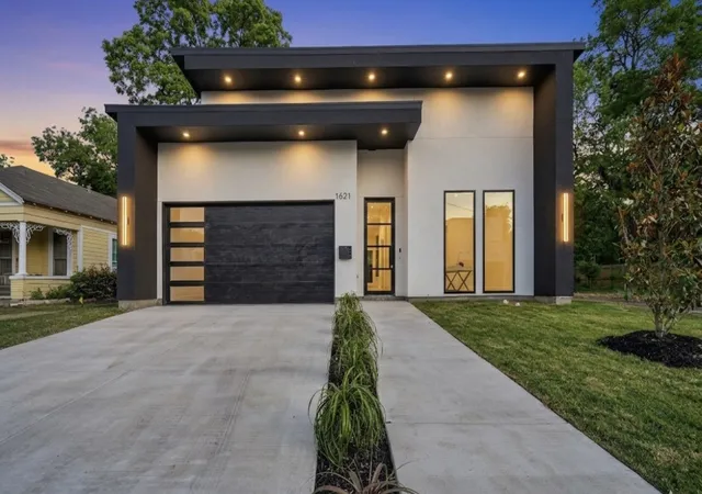 Photo 1 of Single family home for sale at 1621 Bannock Ave, Dallas, TX 75215 | MLS# 21262655 | Listing updated on 2026-09-14