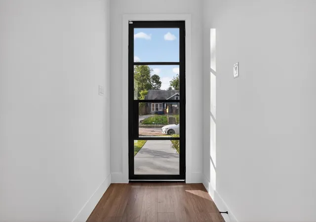 Photo 3 of Single family home for sale at 1621 Bannock Ave, Dallas, TX 75215 | MLS# 21262655 | Listing updated on 2026-09-14