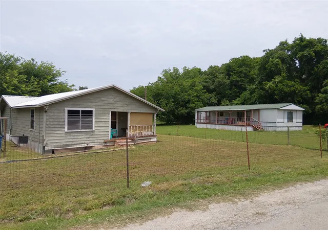 Photo 3 of Manufactured home for sale at 5209 Us Hwy 67, Stephenville, TX 76401 | MLS# 21258511 | Listing updated on 2026-09-09