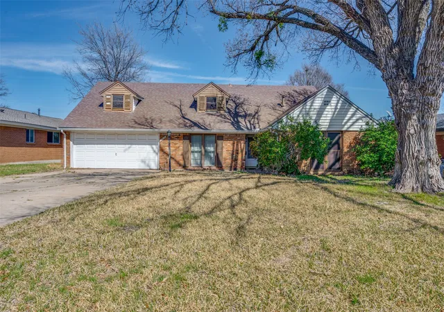 Photo 1 of Single family home for sale at 5613 Westcreek Dr, Fort Worth, TX 76133 | MLS# 21261590 | Listing updated on 2026-09-10