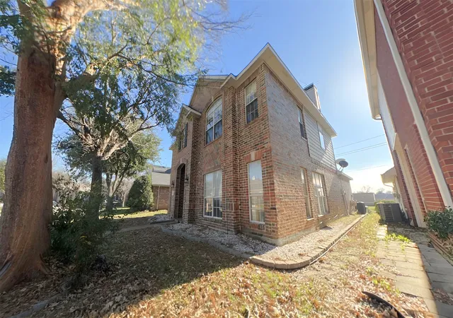 Photo 2 of Single family home for sale at 17911 Meadowchase Wy, Dallas, TX 75287 | MLS# 21264295 | Listing updated on 2026-09-12
