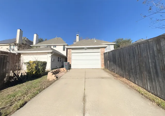Photo 3 of Single family home for sale at 17911 Meadowchase Wy, Dallas, TX 75287 | MLS# 21264295 | Listing updated on 2026-09-12