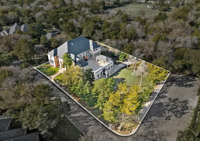 Photo 3 of Single family home for sale at 1 Churchill Downs, Duncanville, TX 75116 | MLS# 21235219 | Listing updated on 2026-07-31