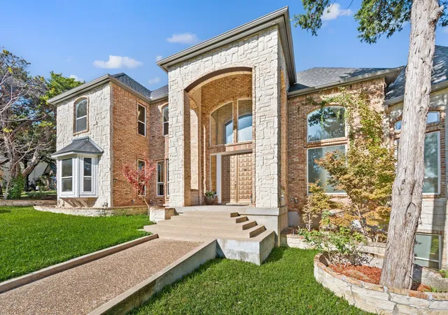 Photo 4 of Single family home for sale at 1 Churchill Downs, Duncanville, TX 75116 | MLS# 21235219 | Listing updated on 2026-07-31