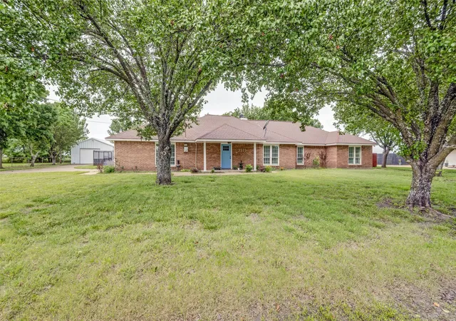Photo 2 of Single family home for sale at 3323 Dasher St, Lancaster, TX 75146 | MLS# 21263988 | Listing updated on 2026-09-14