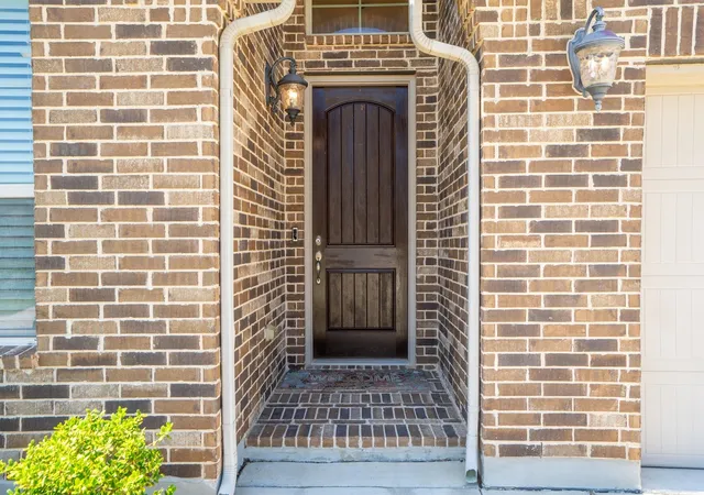 Photo 3 of Single family home for sale at 2108 Moonsail Ln, Denton, TX 76210 | MLS# 21264233 | Listing updated on 2026-09-12