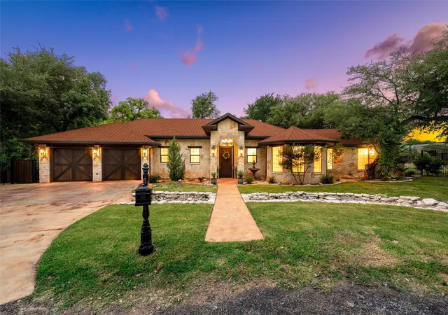 Photo 1 of Single family home for sale at 139 Silver Vly, Waco, TX 76705 | MLS# 21263010 | Listing updated on 2026-09-10