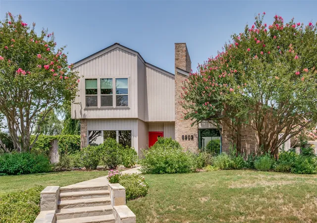 Photo 1 of Single family home for sale at 8903 Maple Glen Dr, Dallas, TX 75231 | MLS# 21255354 | Listing updated on 2026-09-13