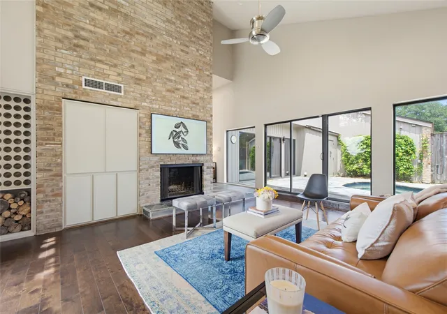 Photo 4 of Single family home for sale at 8903 Maple Glen Dr, Dallas, TX 75231 | MLS# 21255354 | Listing updated on 2026-10-03