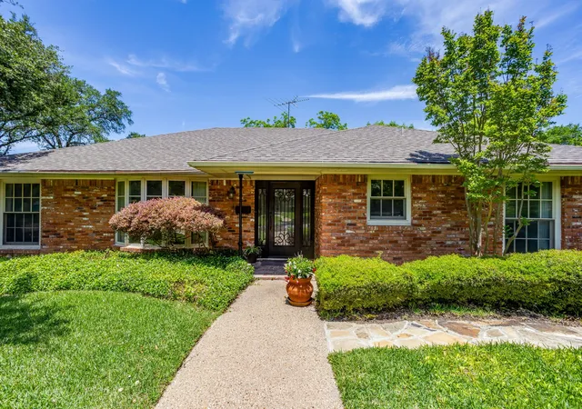 Photo 2 of Single family home for sale at 6348 Juneau Rd, Fort Worth, TX 76116 | MLS# 21262582 | Listing updated on 2026-09-12