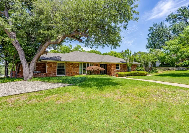 Photo 3 of Single family home for sale at 6348 Juneau Rd, Fort Worth, TX 76116 | MLS# 21262582 | Listing updated on 2026-09-12