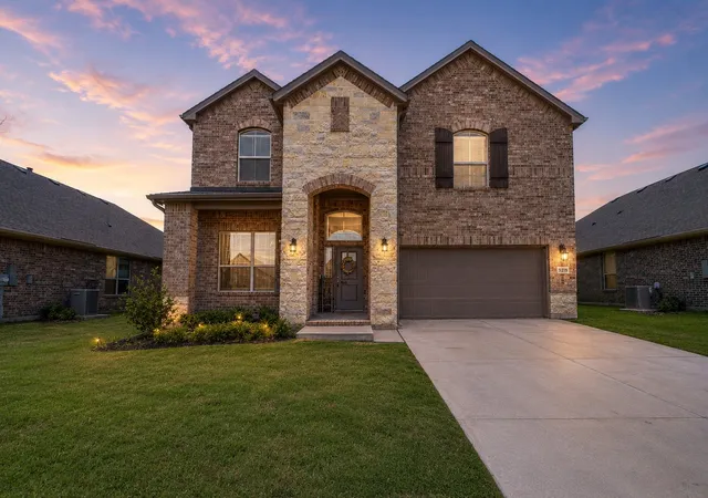 Photo 1 of Sale Pending at 5225 Mountain View Dr, Krum, TX 76249 | MLS# 21264714 | Listing updated on 2026-07-31