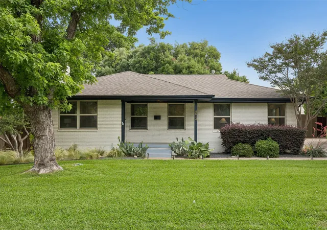 Photo 1 of Single family home for sale at 4013 Valley Ridge Rd, Dallas, TX 75220 | MLS# 21262809 | Listing updated on 2026-09-12