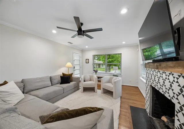 Photo 3 of Single family home for sale at 4013 Valley Ridge Rd, Dallas, TX 75220 | MLS# 21262809 | Listing updated on 2026-09-12