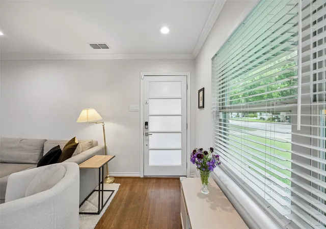 Photo 4 of Single family home for sale at 4013 Valley Ridge Rd, Dallas, TX 75220 | MLS# 21262809 | Listing updated on 2026-09-12