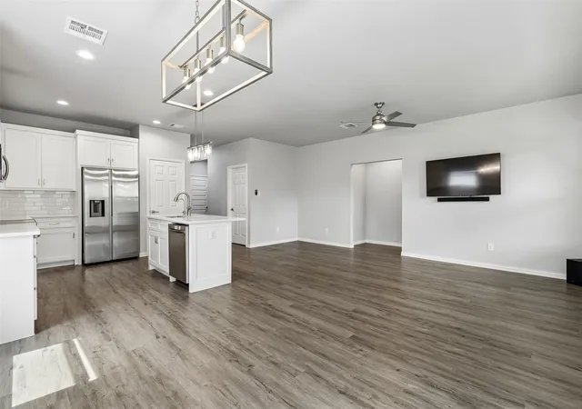 Photo 2 of Single family home for sale at 4945 Ramey Ave, Fort Worth, TX 76105 | MLS# 21263390 | Listing updated on 2026-09-08