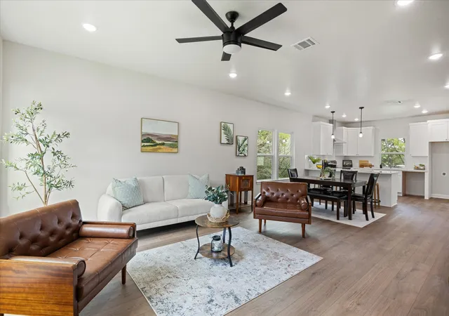 Photo 2 of Single family home for sale at 913 Colorado River Dr, Granbury, TX 76048 | MLS# 21252234 | Listing updated on 2026-09-13