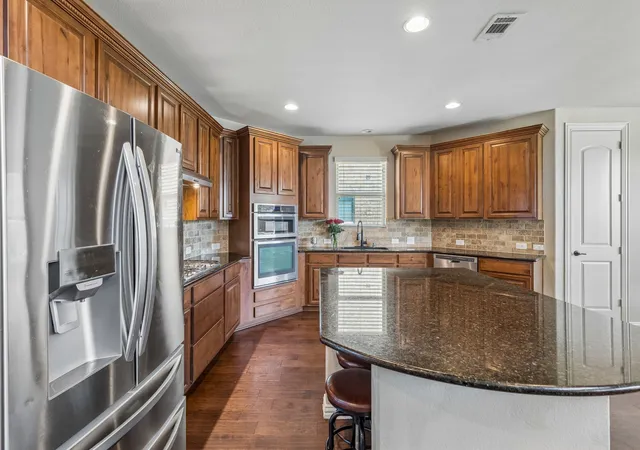 Photo 4 of Single family home for sale at 7258 Mirada, Grand Prairie, TX 75054 | MLS# 21265243 | Listing updated on 2026-08-01